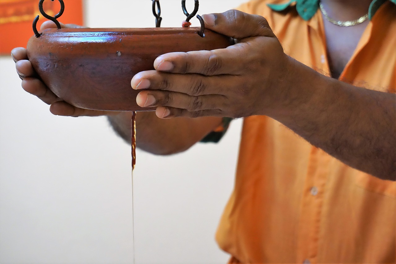 stirnöl, molding, ayurveda-3581719.jpg